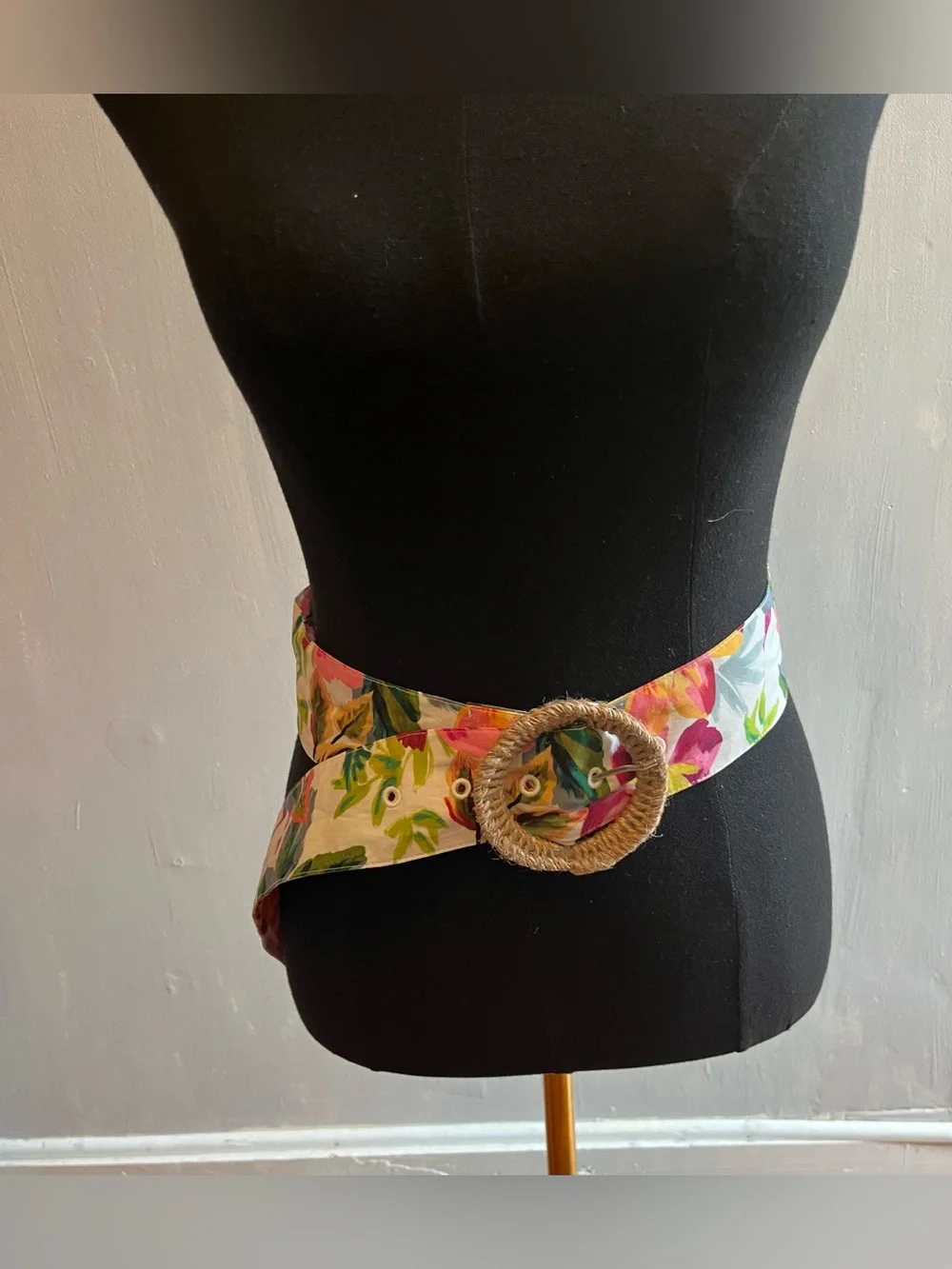 Johnny Was Floral Print Canvas Waist Belt Woven Straw Circular Buckle